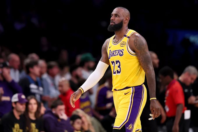 NBA｜湖人教頭JJ Redick談詹姆斯心理狀態！湖人老闆佩林卡建議詹皇「選擇自己的故事」！