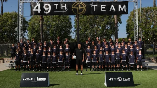 同時也舉辦了全球性的青少年足球盃(photo：hyundaimotorgroup)/球爺嘴球