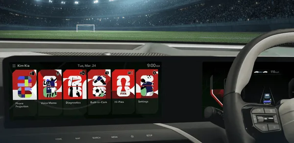 KIA特定車款可以下載世界盃主題佈景(photo：absolutegeeks)/球爺嘴球