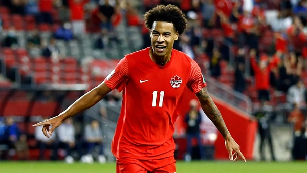 Tajon Buchanan負責另一條邊路的進攻跑動(photo：goal com)/球爺嘴球