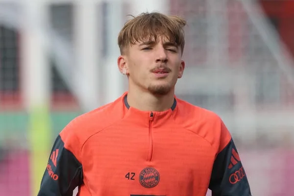 Lennart Karl很年輕就展現空間判讀和進攻強項(photo by fcbinside)