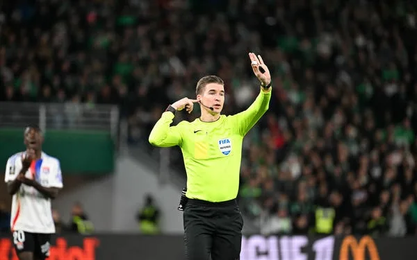 換人和守門員持球時間也有全新限制(photo：webthethao)/球爺嘴球