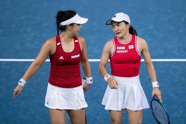 青山修子X穗積繪莉也是今年被媒體看好的亞洲網球女雙組合(photo：japantimes)/球爺嘴球