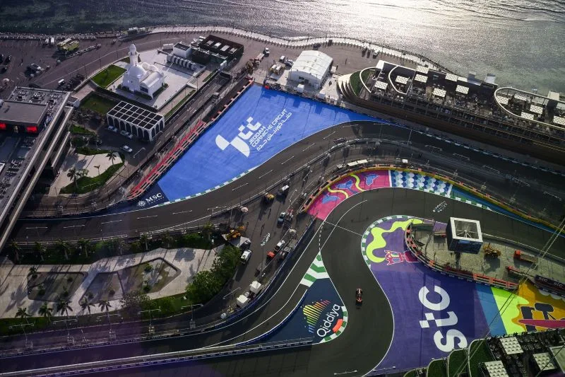 吉達濱海賽道末尾彎角(photo:F1官網)/球爺嘴球
