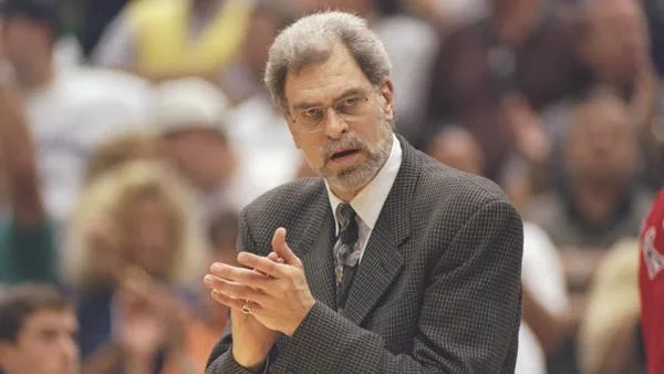 Phil Jackson強調球員心態連結的執教心得影響深遠(photo:sportingnews)/球爺嘴球