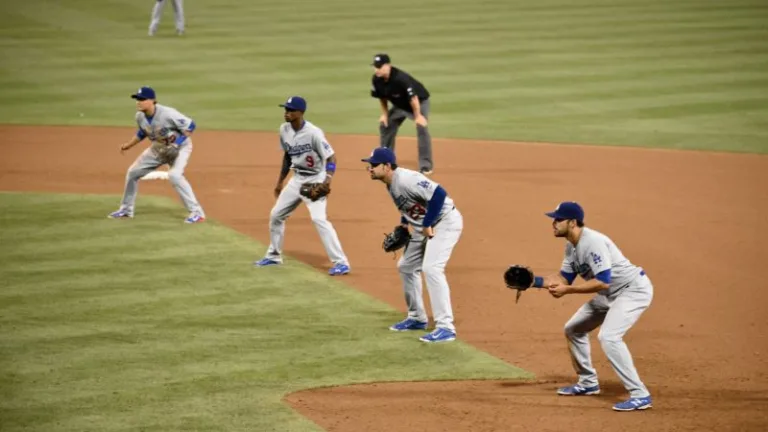 MLB｜大聯盟為何禁止極端佈陣？Shift革命與守備新時代解析(photo：MLB官網)/球爺嘴球