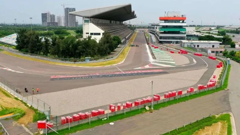 佛陀國際賽道一號彎(photo:F1官網)/球爺嘴球