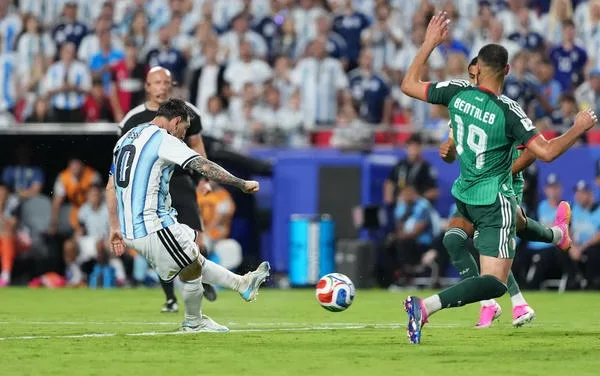 足球|梅西帽子戲法追平傳奇!阿根廷VS阿爾及利亞3:0分析