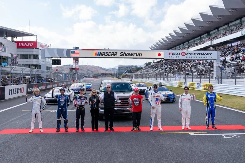 NASCAR房車賽(photo:NASCAR JAPAN官網)/球爺嘴球